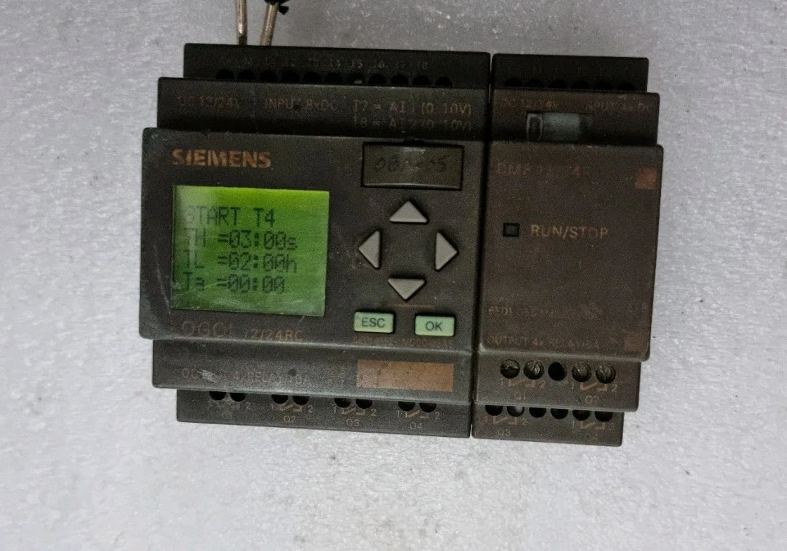 USED SIEMENS 6ED1052-1MD00-0BA5 LOGO WITH EXPANSION MODULE DM8 12/24R 12/24VDC
